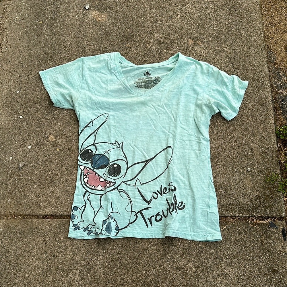 Stitch short sleeve tee!! Size Large! Disney! Slightly worn